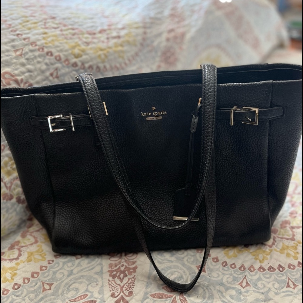 Beautiful Kate Spade tote! Excellent condition!